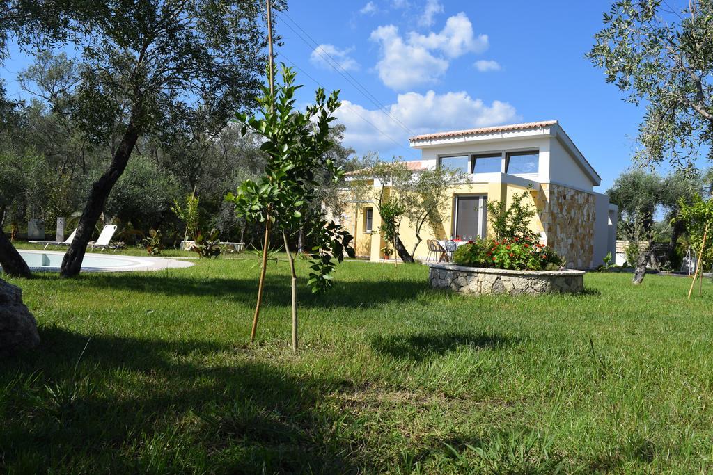 Three Stars Luxury Villas Moraitika Exterior photo