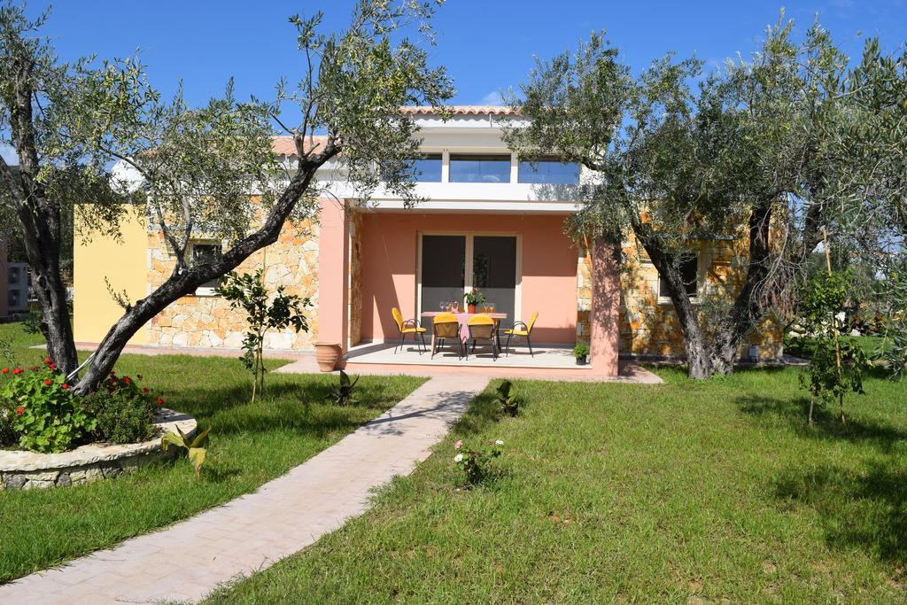Three Stars Luxury Villas Moraitika Exterior photo