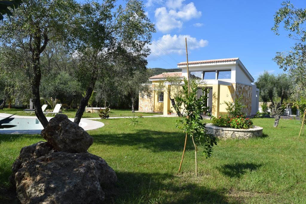 Three Stars Luxury Villas Moraitika Exterior photo