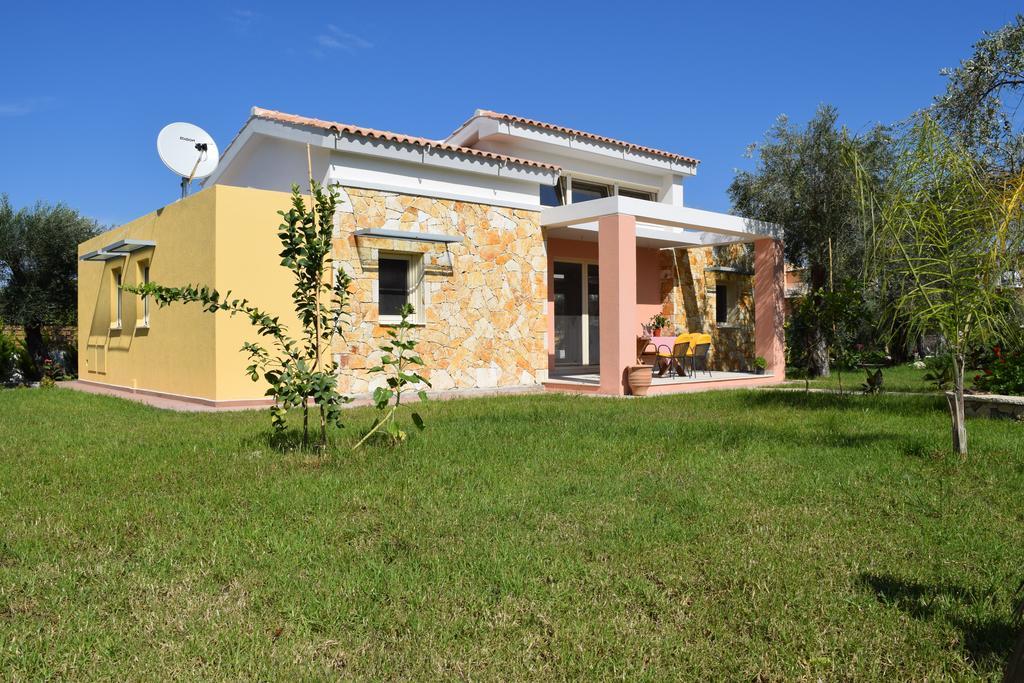Three Stars Luxury Villas Moraitika Exterior photo