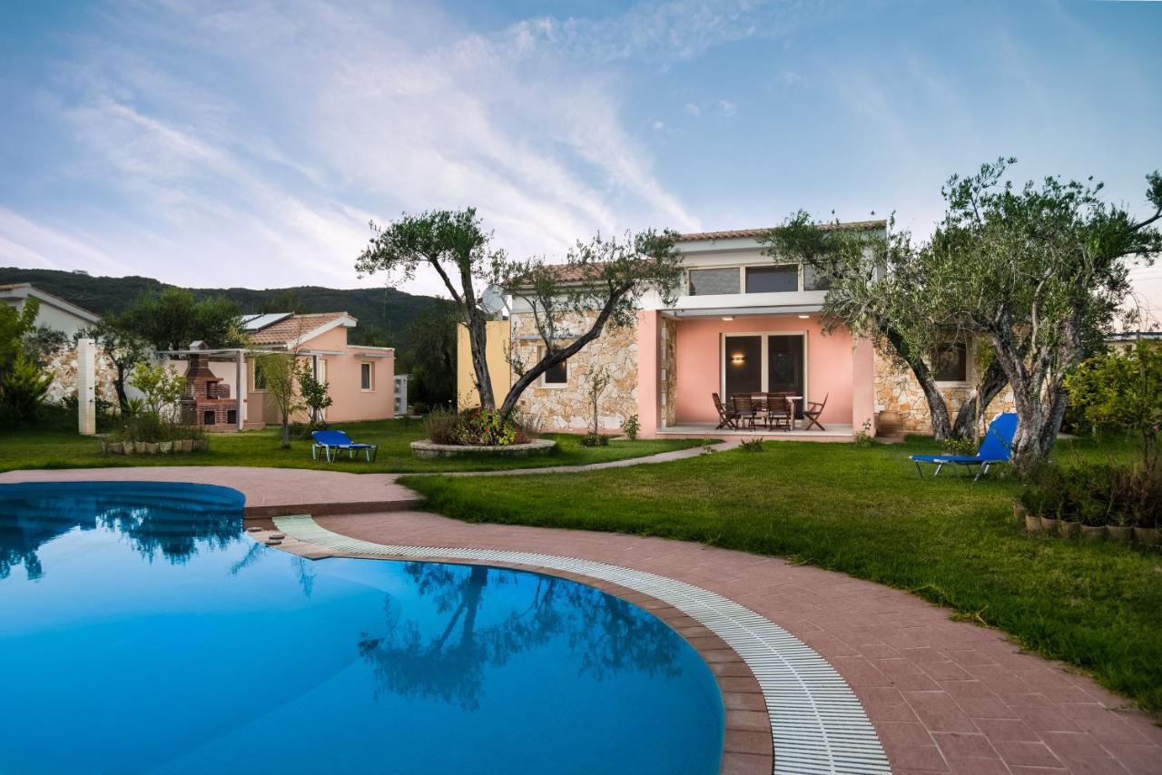 Three Stars Luxury Villas Moraitika Exterior photo